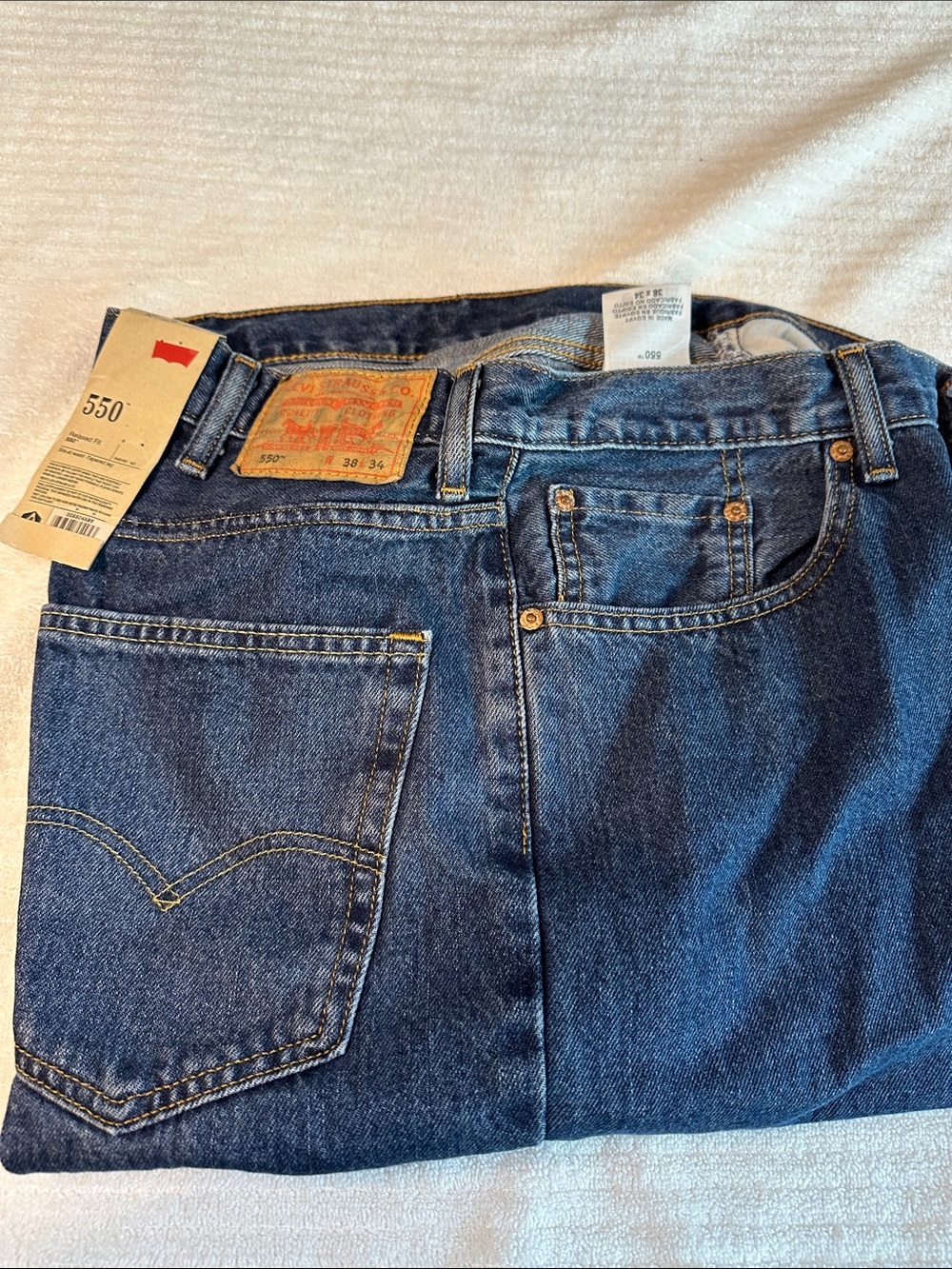 NWT Levi's 550 Relaxed Fit Men's Jeans in Dark Blue Denim 38W 34L